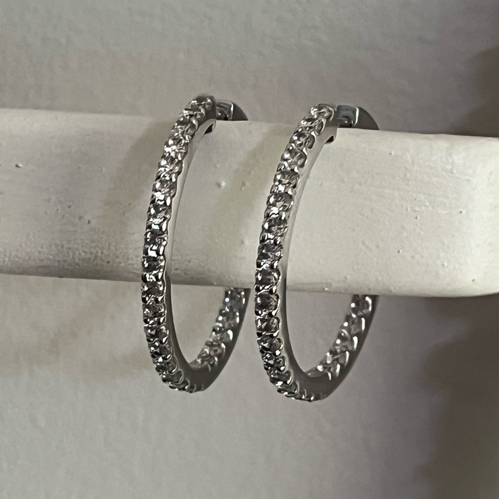 LaFonn Diamond Hoop Earrings Simulated Diamonds 💎